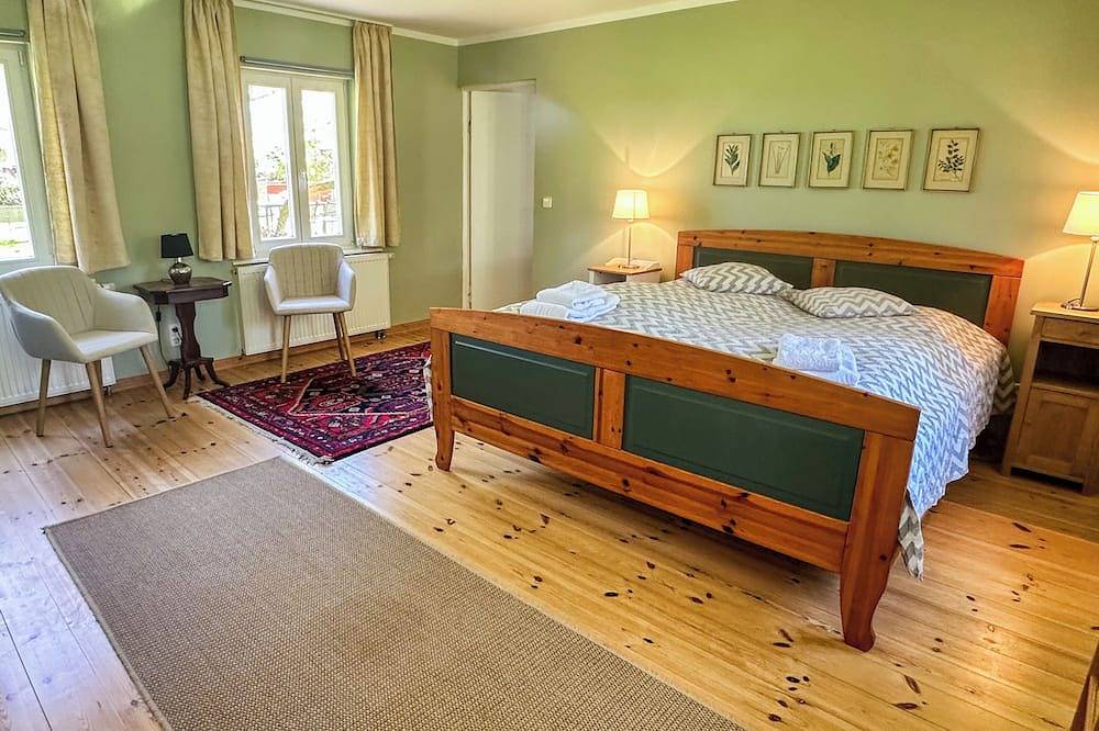 Top Lage am See - Charmantes Gelbes Bungalow mit Terrasse & Seeblick in Neuruppin, Ruppiner Seenland
