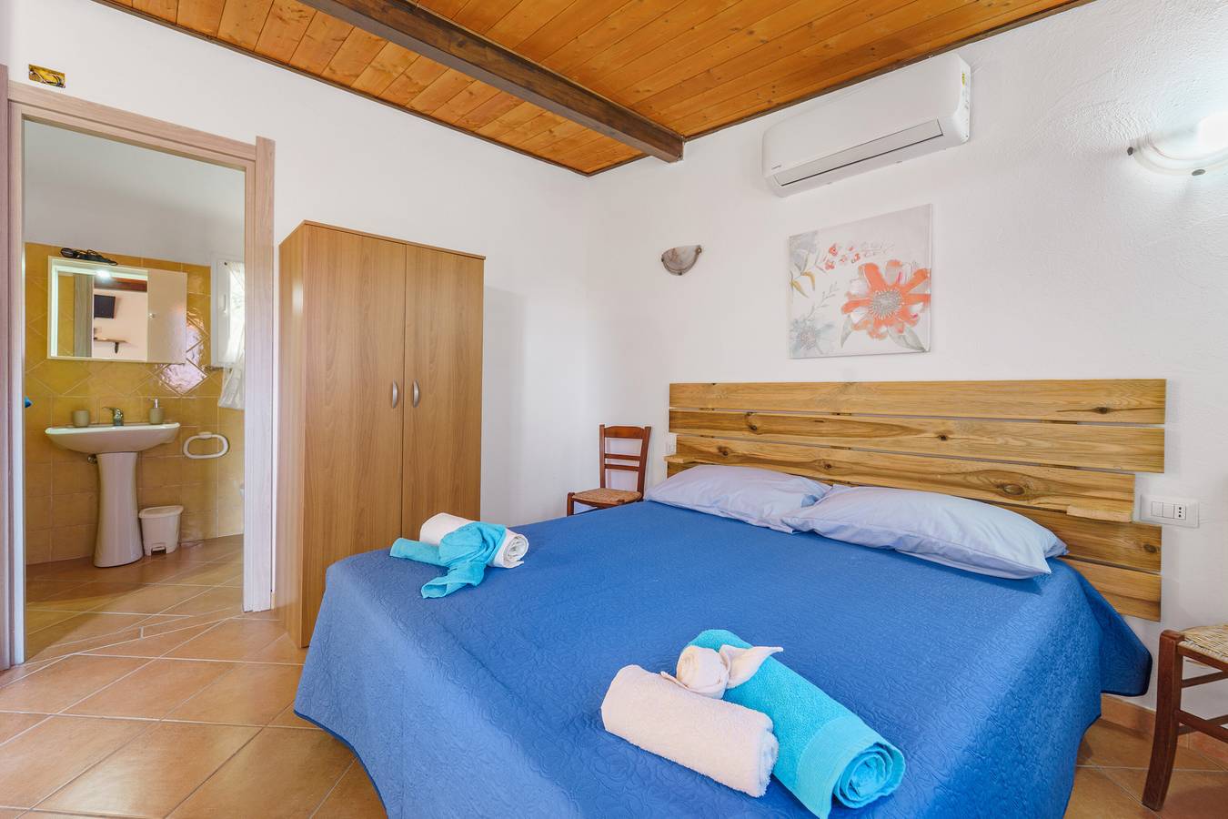 Monolocale intero, Studio 'Il Mandarino' con vista sulle montagne, terrazza privata e aria condizionata in Teulada, Cagliari e Dintorni