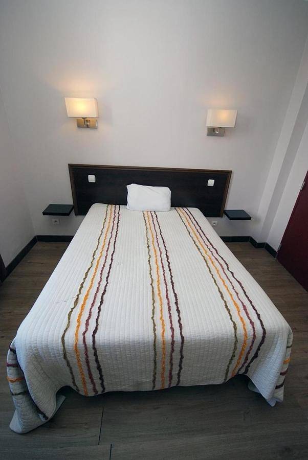 Hôtel pour 2 personnes, avec vue et jardin à Cachan - 4