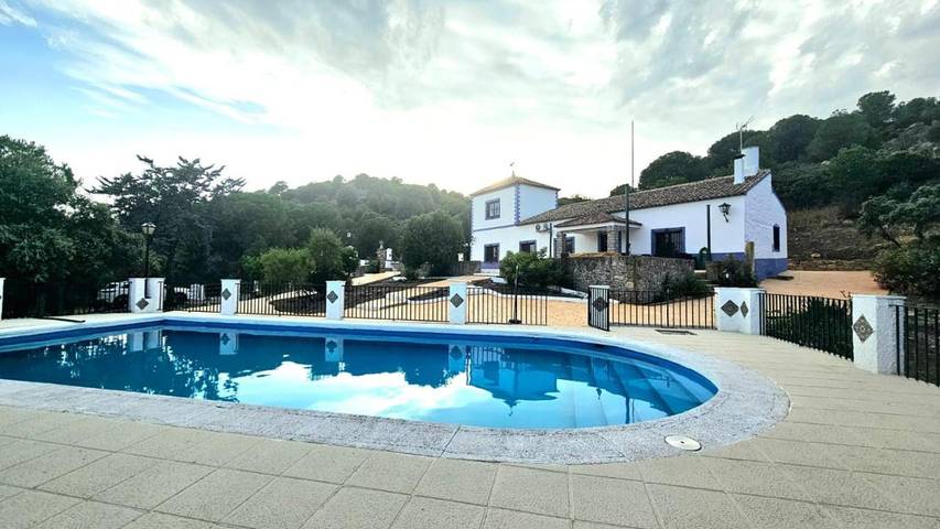 Casa rural para 14 personas, con Terraza además de Piscina y Vistas en Provincia de Jaén - 2