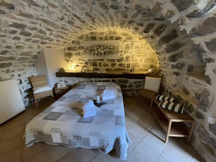 Ferienwohnung für 2 Personen, mit Whirlpool und Garten in der Ardèche