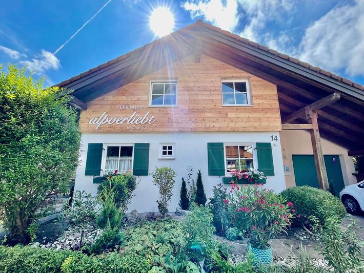 Ferienhaus für 12 Personen, mit Balkon und Terrasse sowie Garten und Sauna in Bolsterlang