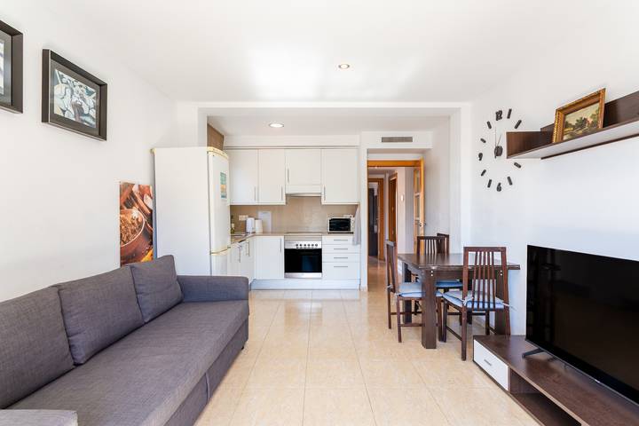 Ganze Wohnung, Apartment 'Rene Go2llolet' mit Meerblick, WLAN und Klimaanlage in Central Lloret de Mar, Lloret de Mar