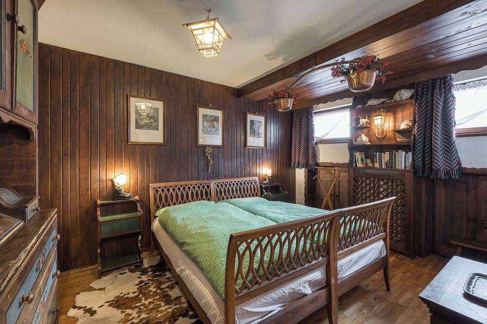 Entire apartment, Charming penthouse with breathtaking views in Cortina d'Ampezzo, Dolomiti Superski