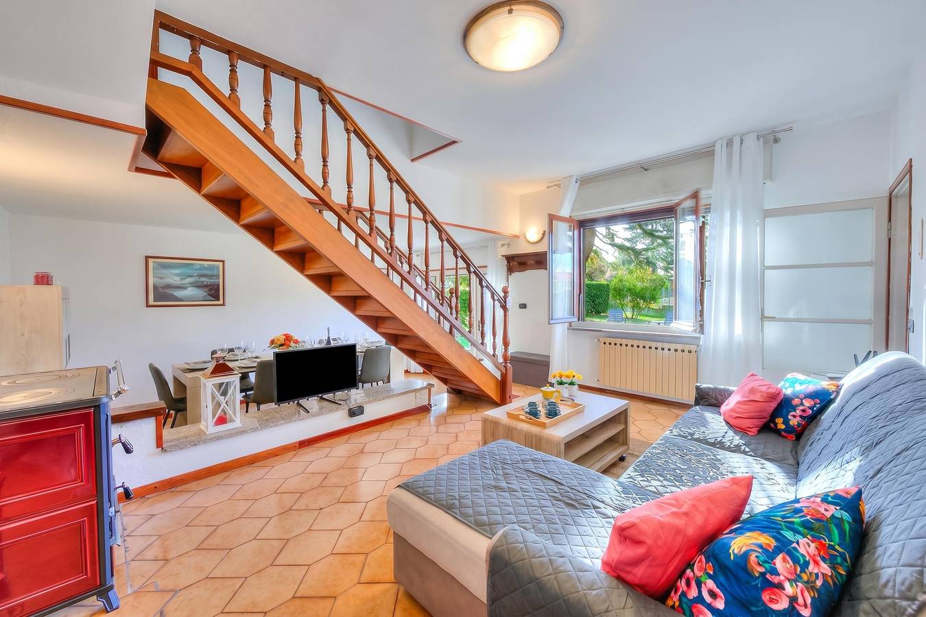 Cedar House Villa in Angera - Garden& Bbq in Angera, Comune di Angera