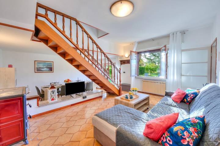 Location de vacances pour 6 personnes, avec terrasse dans Angera - 4