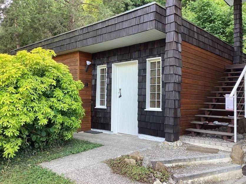 Two-Bedroom Chalet in Le Mesnil-sous-Jumièges, Région de Rouen