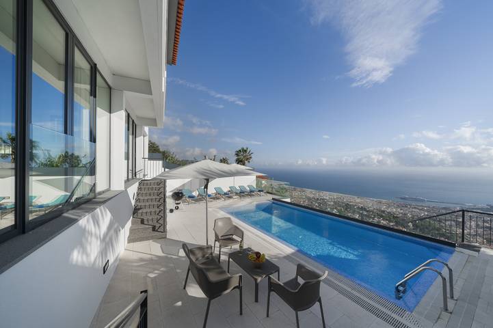 Villa für 8 Personen, mit Terrasse in Monte (Madeira)