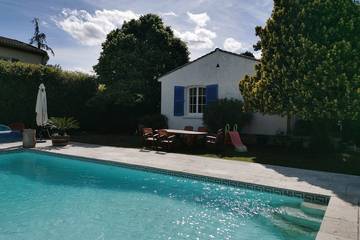 Gîte pour 4 personnes, avec jardin et terrasse à Manduel