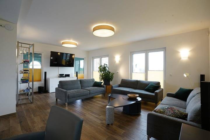 Ferienhaus für 11 Personen, mit Seeblick und Garten sowie Pool und Sauna in Hohen Wieschendorf - 4
