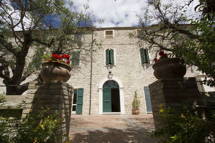 Ferienhaus für 31 Personen, mit Garten und Pool in Cingoli