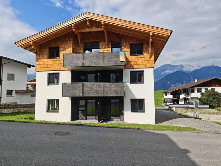 Ferienwohnung für 4 Personen, mit Terrasse und Garten sowie Ausblick in Oberperfuss - 3