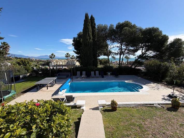 Villa voor 12 personen, with uitzicht and zwembad as well as tuin, met huisdier in Manilva