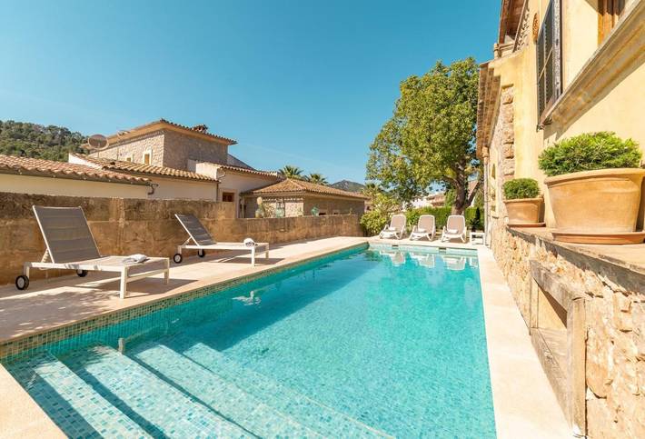 Ferienhaus für 8 Personen, mit Balkon und Terrasse sowie Garten und Pool in Mancor de la Vall