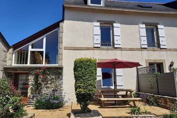 Gîte pour 4 personnes, avec terrasse, animaux acceptés à Pont-de-Buis-lès-Quimerch