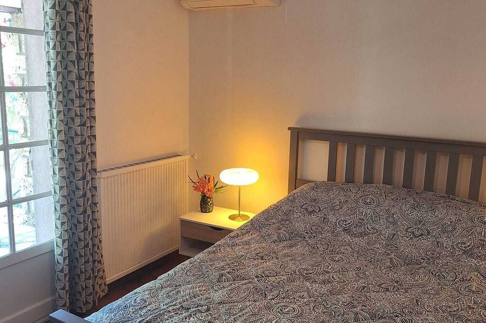 Beautiful villa in the trees with air-con and pool in Les Arcs-sur-Argens, Draguignan en omgeving