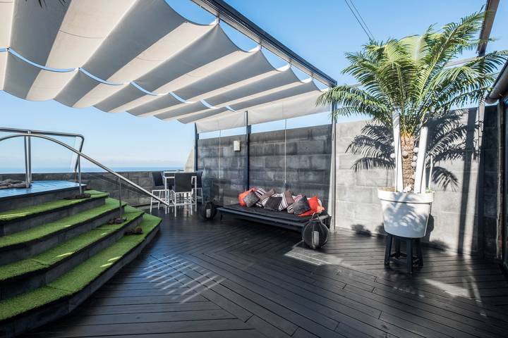 Apartamento entero, Apartamento "Spr Ático" con bañera de hidromasaje, terraza, vistas al mar y Wi-Fi in El Zacatín, Santa Úrsula