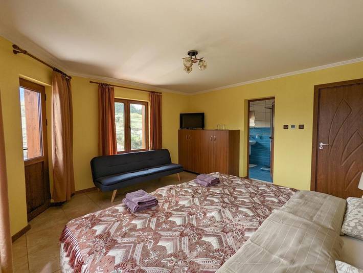 Maison d’hôte pour 3 personnes, avec balcon et vue à Koprivchtitsa