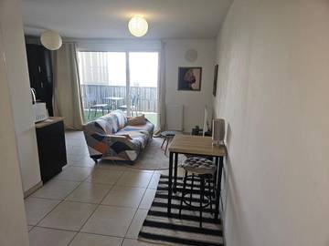Gîte pour 3 personnes, avec vue et terrasse, animaux acceptés à Vaulx-en-Velin