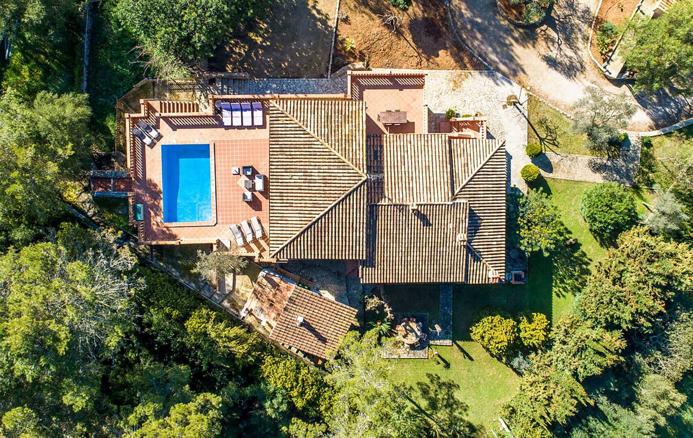 Villa 'Son Grau' with Mountain Views, Private Pool, and Wi-Fi in Alaró, Majorca Center
