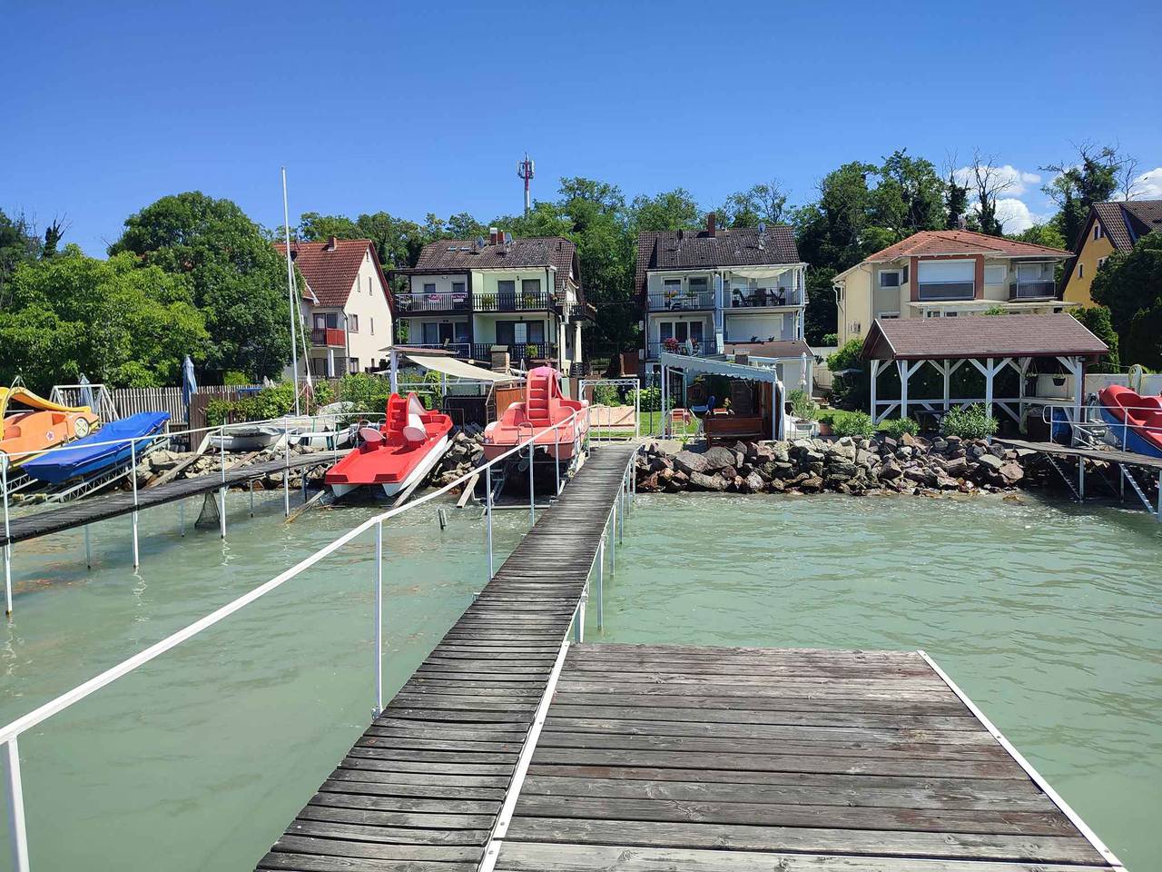 Ganze Ferienwohnung, Ferienwohnung direkt am See mit eigenem Steg  in Siofok, Siófok und Umgebung