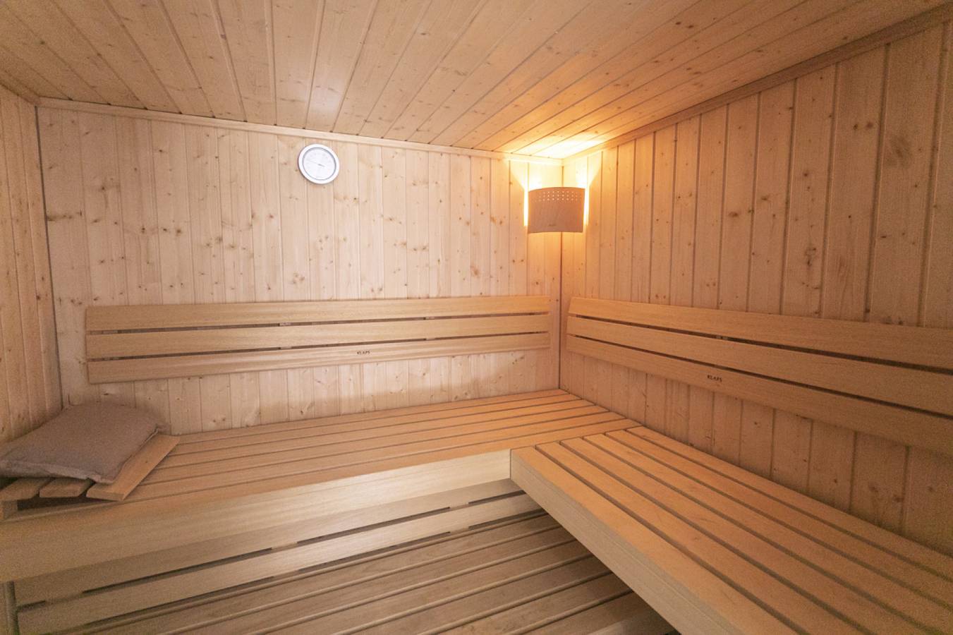 Luxuriöse Unterkunft für 55 Personen in Blaimont, für Gruppen, Familien und Haustiere in Hastière, Region Namur