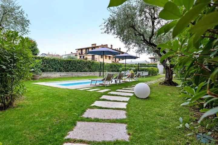 B&b per 3 persone, con piscina e giardino a San Felice del Benaco