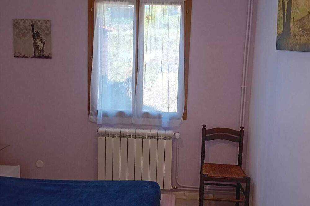 4 kilometers from town center, country house, parking, terrace in Castres, Castres region