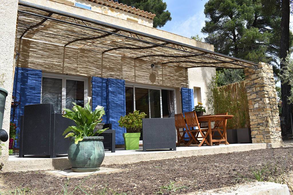 Le Genêt in Villeneuve, Parc naturel régional du Luberon