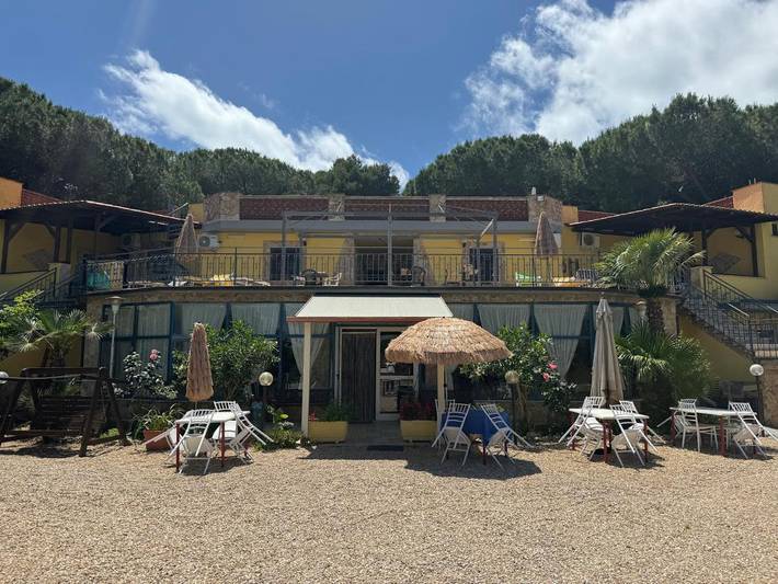 Hotel for 4 people, with garden and view - 1