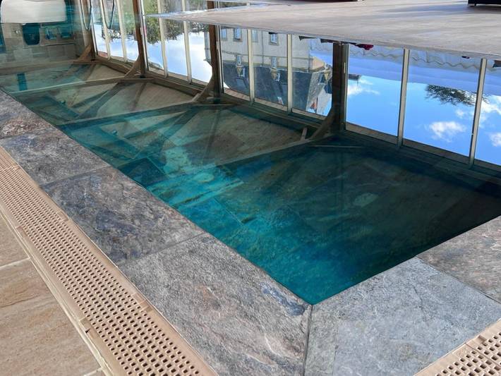 Chambre d’hôte pour 8 personnes, avec sauna et jacuzzi ainsi que jardin et piscine dans Allier