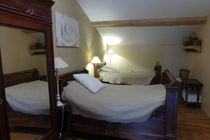 Location de vacances pour 6 personnes, avec piscine et jardin à Denicé - 4