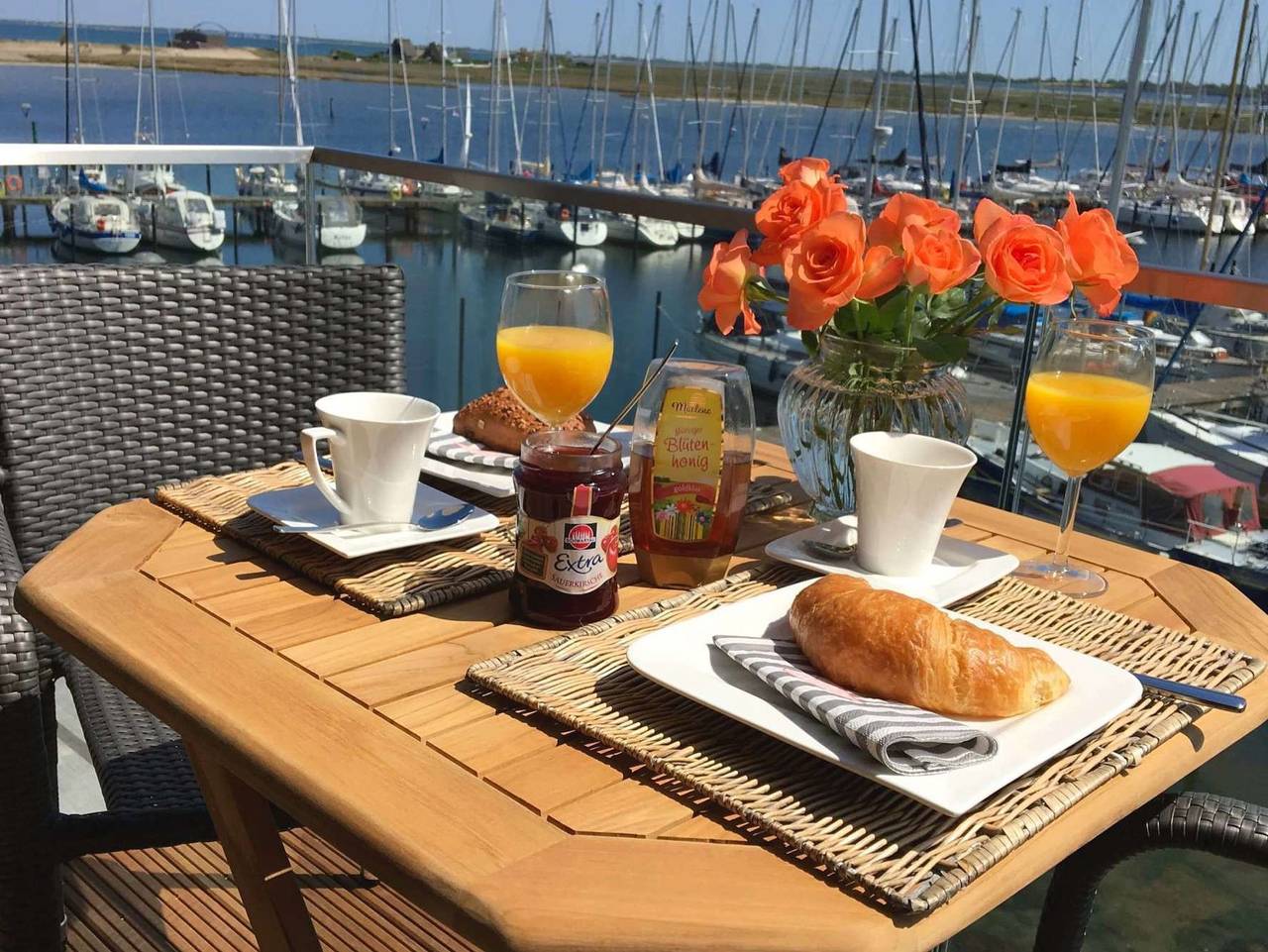 Ganze Ferienwohnung, Yachthafenblick in Steinwarder, Heiligenhafen