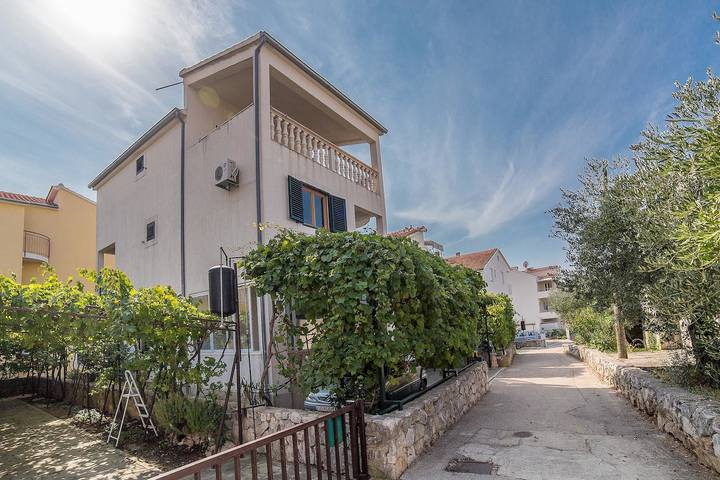 Ganze Wohnung, Grulovic Yellow in Srima, Šibenik-Knin