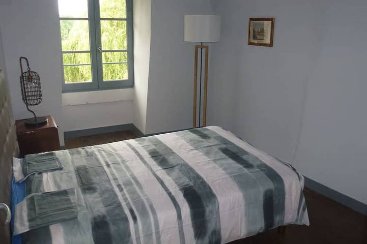 Location de vacances pour 12 personnes, avec terrasse et jardin, animaux acceptés à Montmorillon - 3