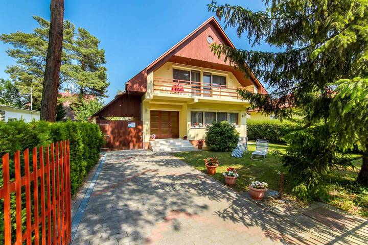 Ferienhaus für 6 Personen, mit Balkon und Garten in Balatonfenyves