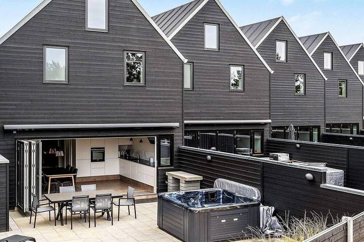 Ferienhaus für 8 Personen, mit Whirlpool und Terrasse sowie Sauna in Blavand