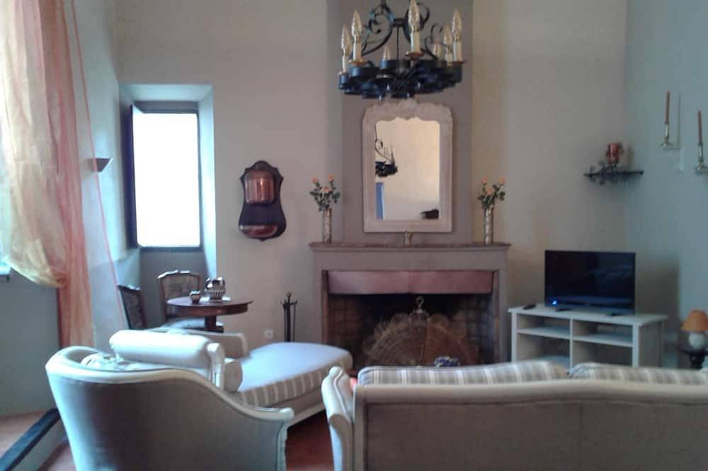Appartement entier, Appartement De Caractere 120M2 Dans Ancien Chateau Feodal in Villecroze, Région de Draguignan