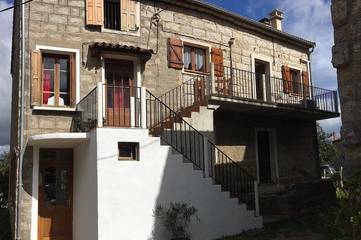 Gîte pour 5 personnes à Sainte-Lucie-de-Tallano