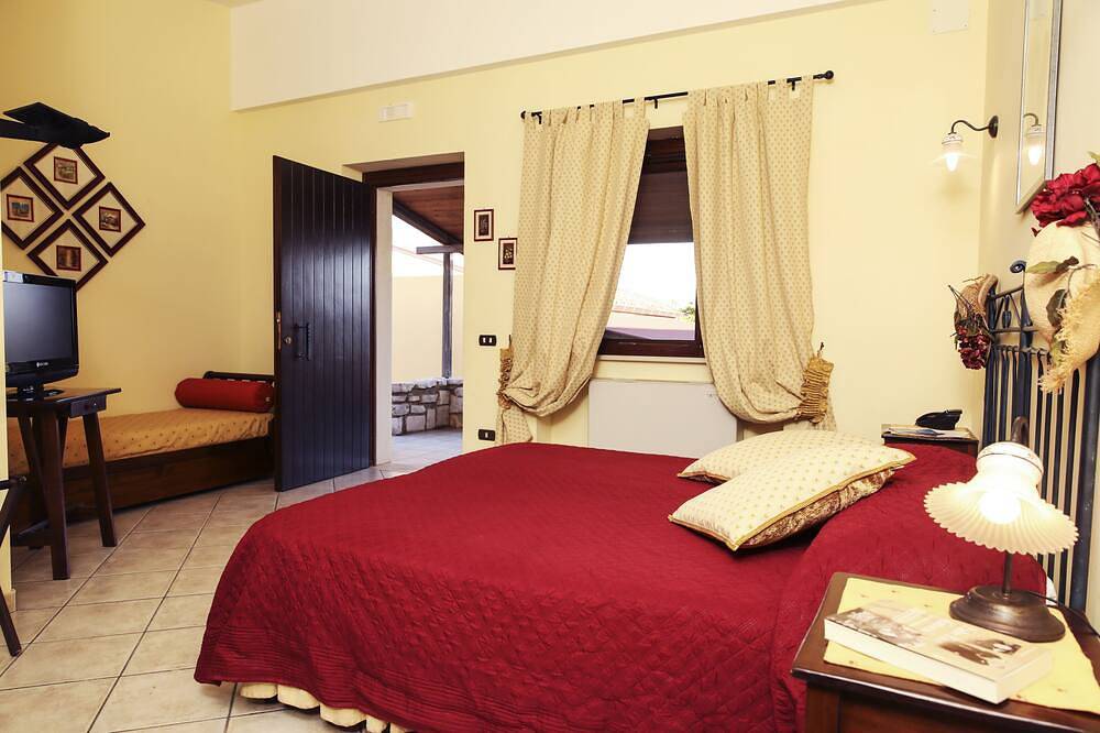 Le Cese, an old 18th century farmhouse surrounded by greenery ideal for relaxing  in San Giovanni Rotondo, Gargano