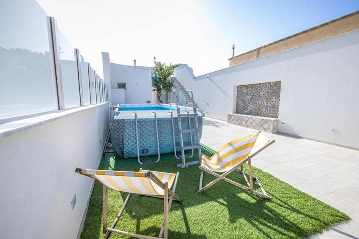 Ferienhaus für 6 Personen, mit Terrasse und Pool