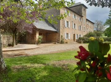 Gîte pour 10 personnes, avec jardin dans Palmas-d'Aveyron