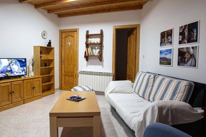 Gîte pour 4 personnes, avec terrasse et vue à Torre de Don Miguel - 2