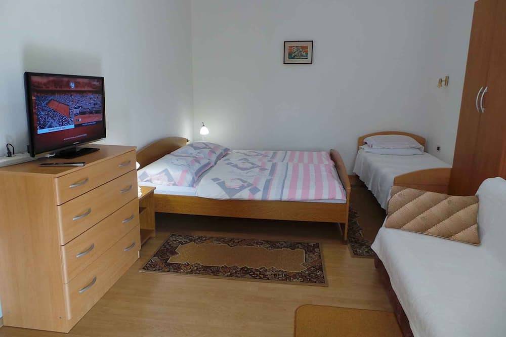 Ganze Wohnung, Ferienwohnung mit Ausblick zum Meer in Raša, Ostküste Istrien