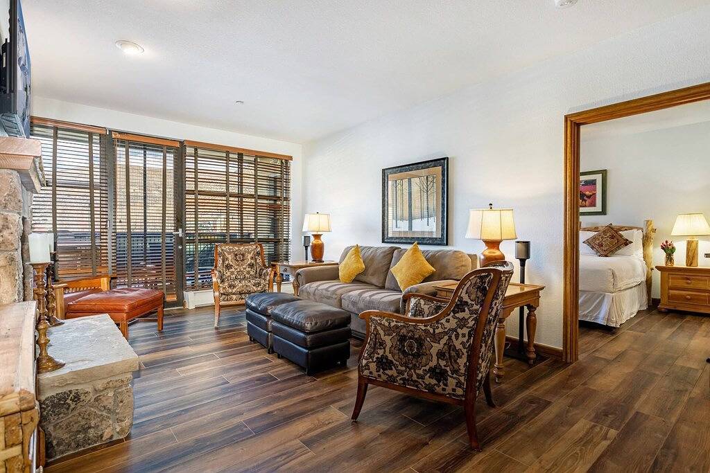 Ganze Wohnung, Einfacher Buszugang zu den Pisten, kein Auto nötig! Günstige Lage, Geschäfte, Restaurants und Lebensmittel zu Fuß erreichbar! in Avon, Beaver Creek