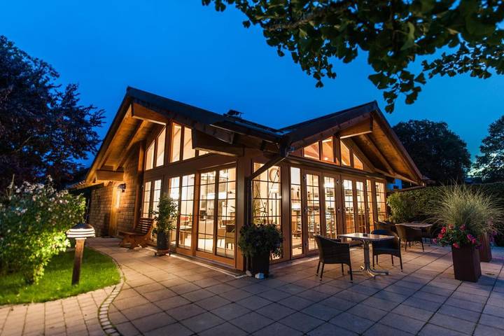 Chalet für 4 Personen, mit Sauna und Whirlpool sowie Garten in Oberstdorf - 2