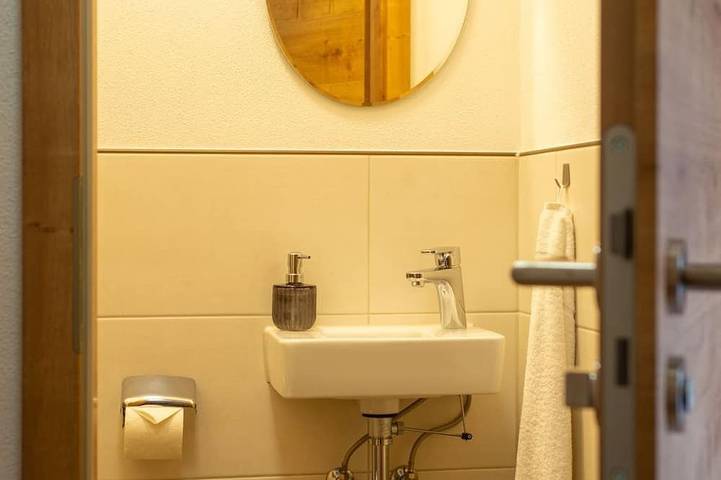 Ferienwohnung für 2 Personen, mit Garten und Sauna sowie Whirlpool in Hopferau - 3