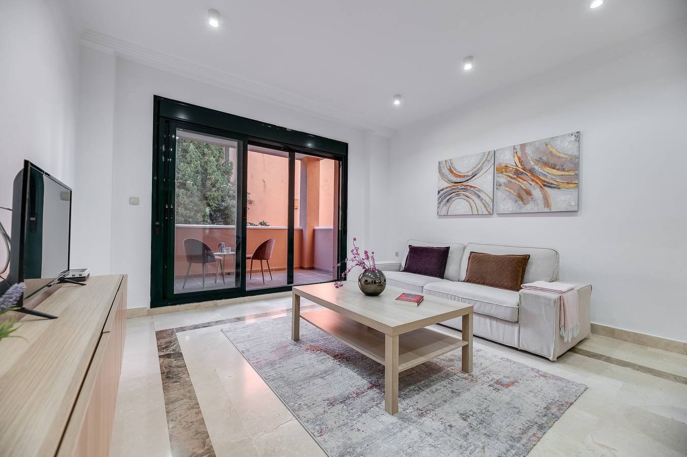 Ganze Wohnung, Ferienwohnung 'Cabopino, Cerca De Todo' mit Gemeinschaftspool, Wlan und Klimaanlage in Marbella Ost, Marbella