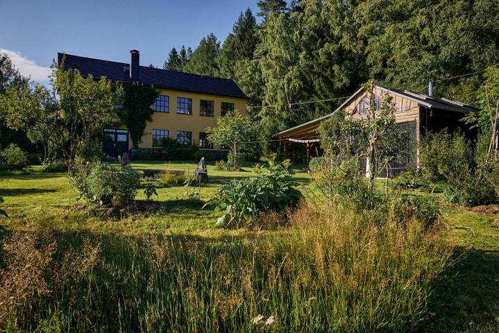 Ferienwohnung für 4 Personen, mit Whirlpool und Garten sowie Sauna und Ausblick in Schöneck (Sachsen) - 2