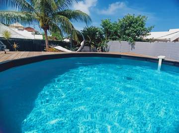 Villa pour 6 personnes, avec terrasse ainsi que jardin et piscine en Martinique